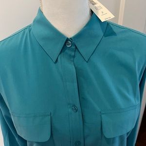NWT Chico’s long sleeve button up shirt. Size 2 (12-14)